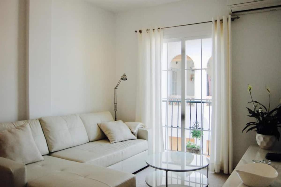 Fantastic 1 Bedroom Apartment In The Centre Of Nerja Exterior photo